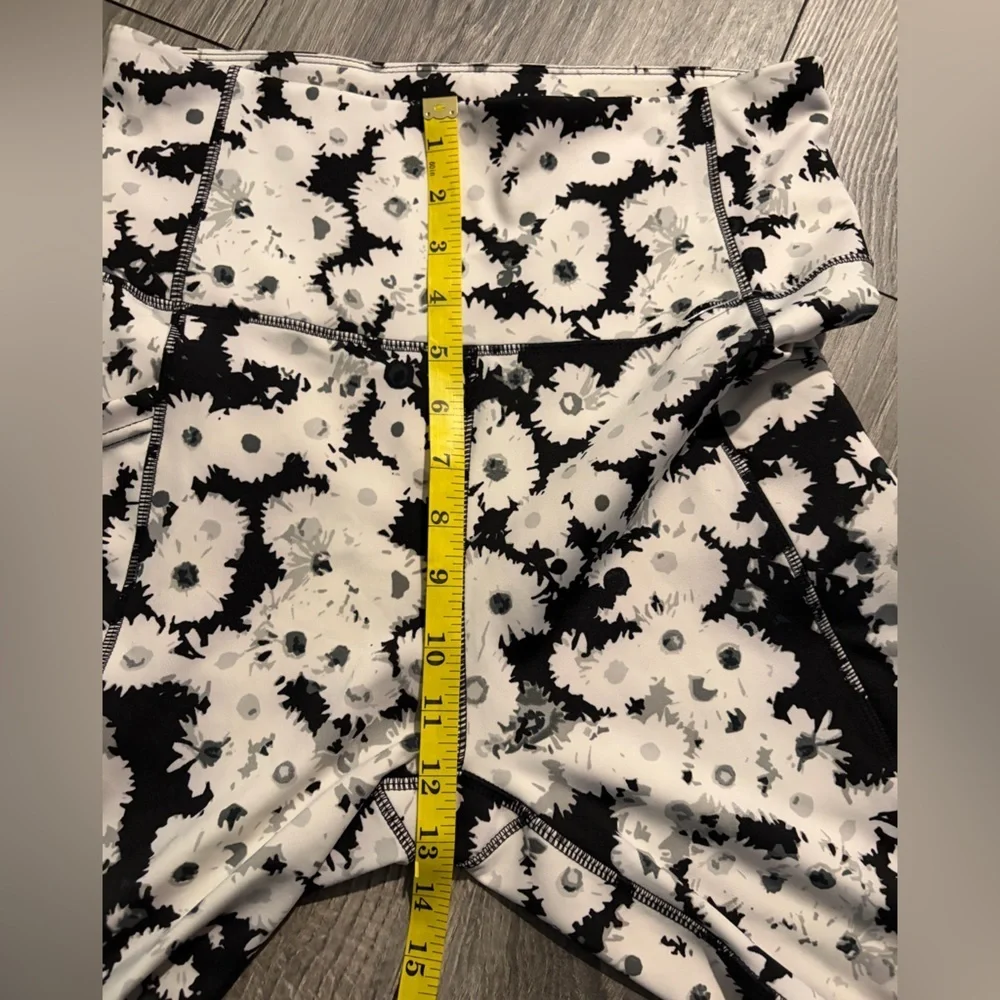 TKO Technical Knockout Black and White Floral High-Rise Biker Shorts Size L